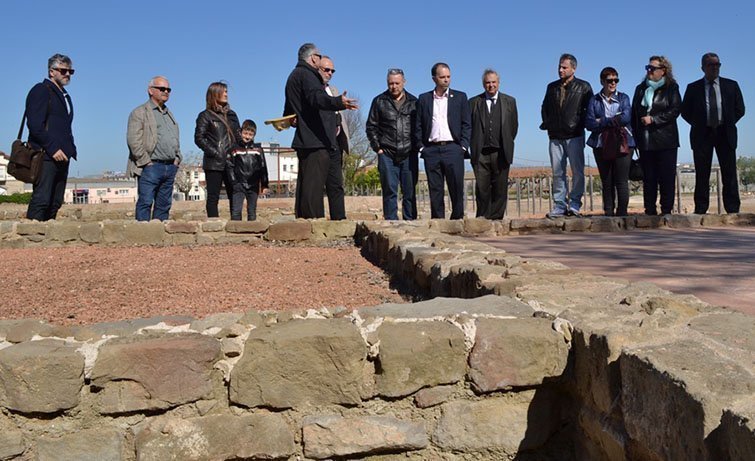 Visita de la comissó de la UAB al Parc Arqueologic de Guissona
