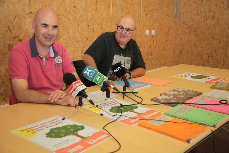 L&#39;alcalde de Bell-lloc Carles Palau i Josep M. Cabau