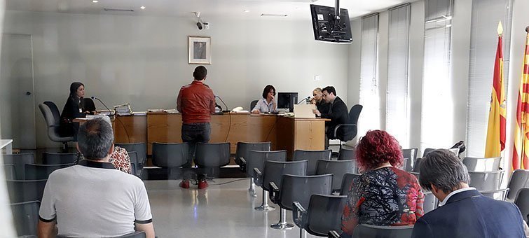 Imatge general del judici d&#39;aquest dilluns a l&#39;auxiliar de l&#39;Arnau acusat. Imatge del 8 de maig de 2017. (Horitzontal)