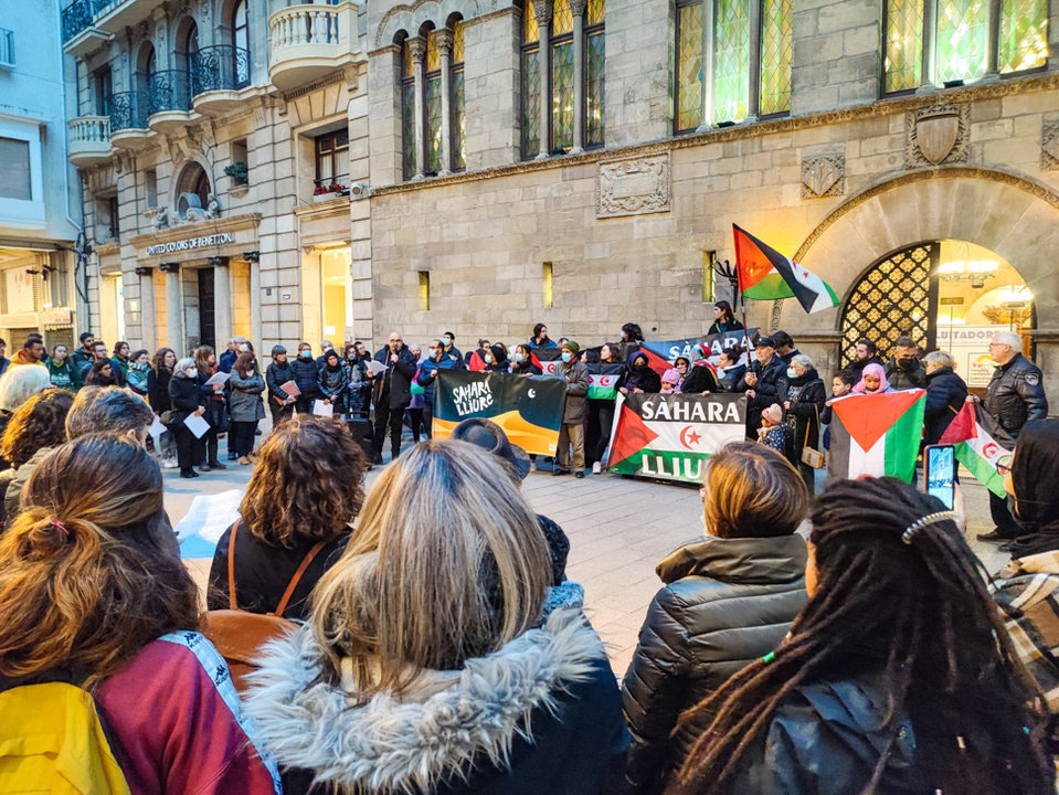Concentració a Plaça Paeria per reivindicar el dret a l'autodeterminació del poble sahrauí - Foto: Coordinadora d'ONGD i altres Moviments Solidaris de Lleida