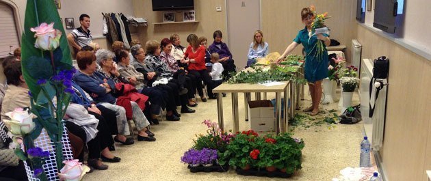 Nova Flor va explicar els secrets dels centres i els rams de flors.