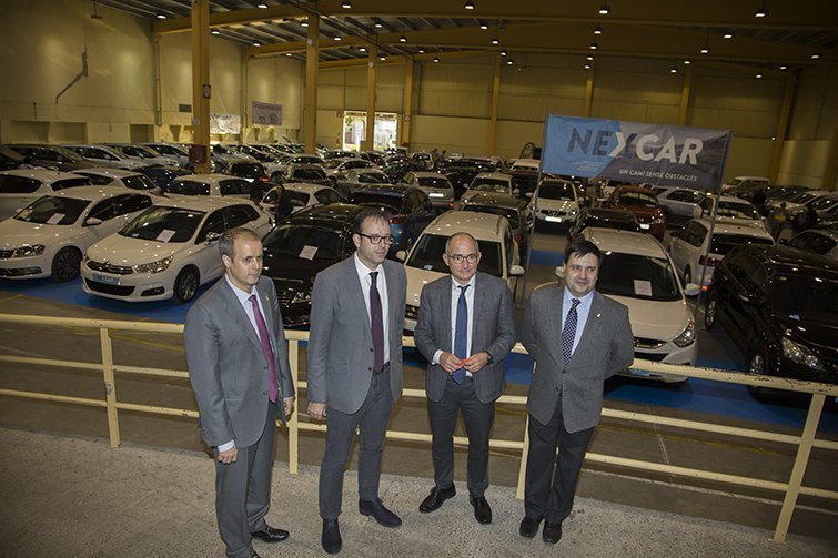 La fira Autotardor de Mollerussa exposa més de 355 vehicles La fira Autotardor de Mollerussa exposa més de 355 vehicles
