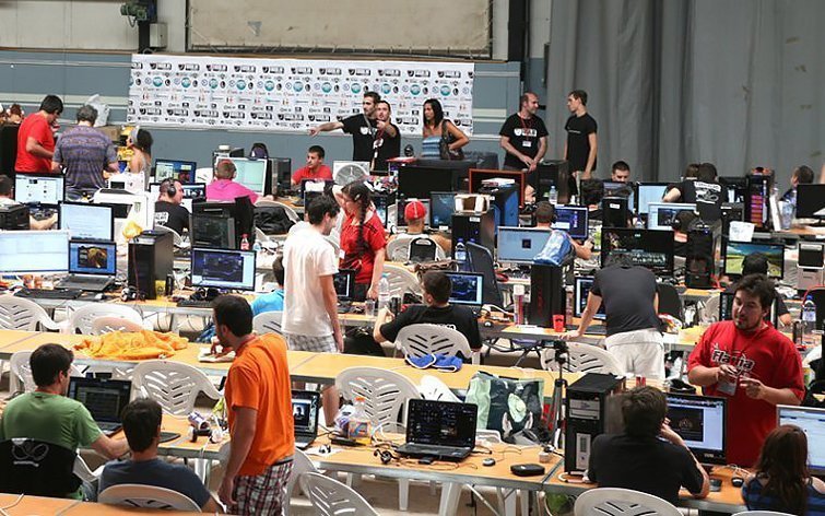 Imatge de les edicions anteriors de la lan Party de Tàrrega Imatge de les edicions anteriors de la lan Party de Tàrrega