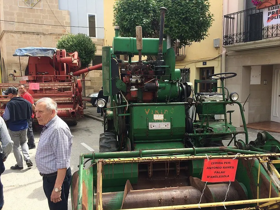 Mostra de tractors clàssics i històrics en la Fira de la Camamilla de Linyola (6)