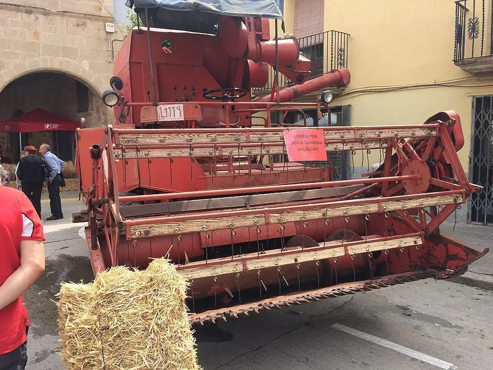 Mostra de tractors clàssics i històrics en la Fira de la Camamilla de Linyola (7)