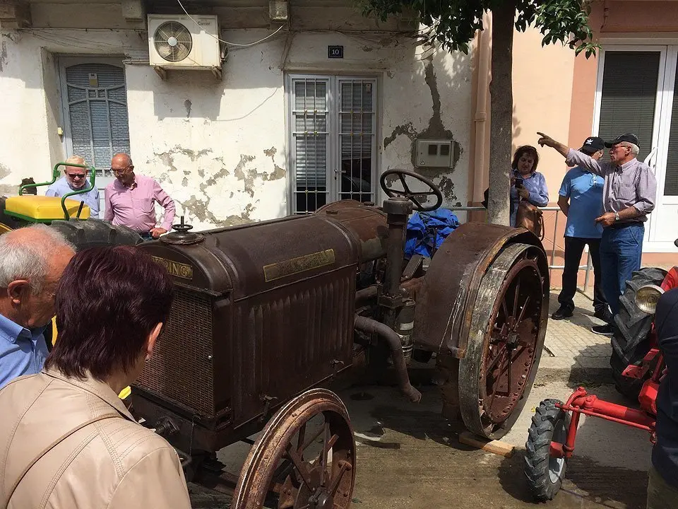 Mostra de tractors clàssics i històrics en la Fira de la Camamilla de Linyola (8)