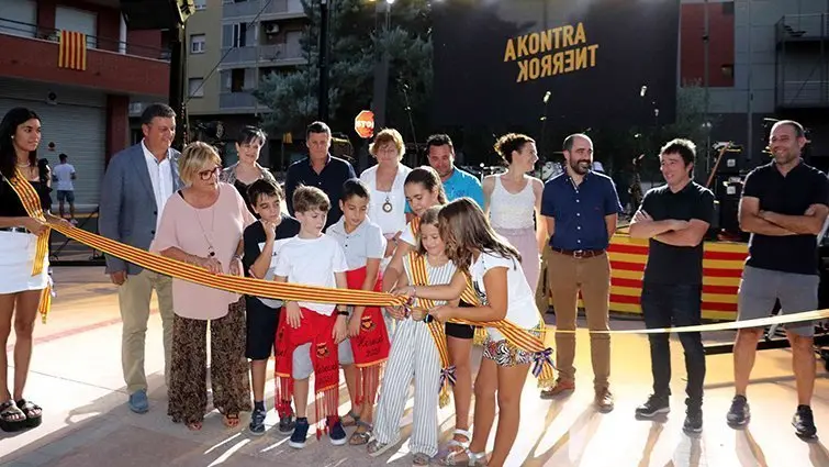 Almenar inaugura la plaça 11 de Setembre 3