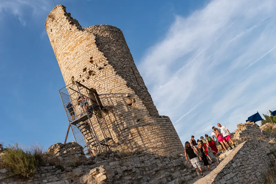 Visites al castell de Guimerà durant el 28è Mercat Medieval de Guimerà - Foto: Jordi Vinuesa