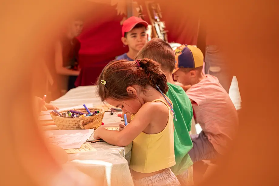 Taller de siluetes de fusta per pintar durant el 28è Mercat Medieval de Guimerà - Foto: Jordi Vinuesa