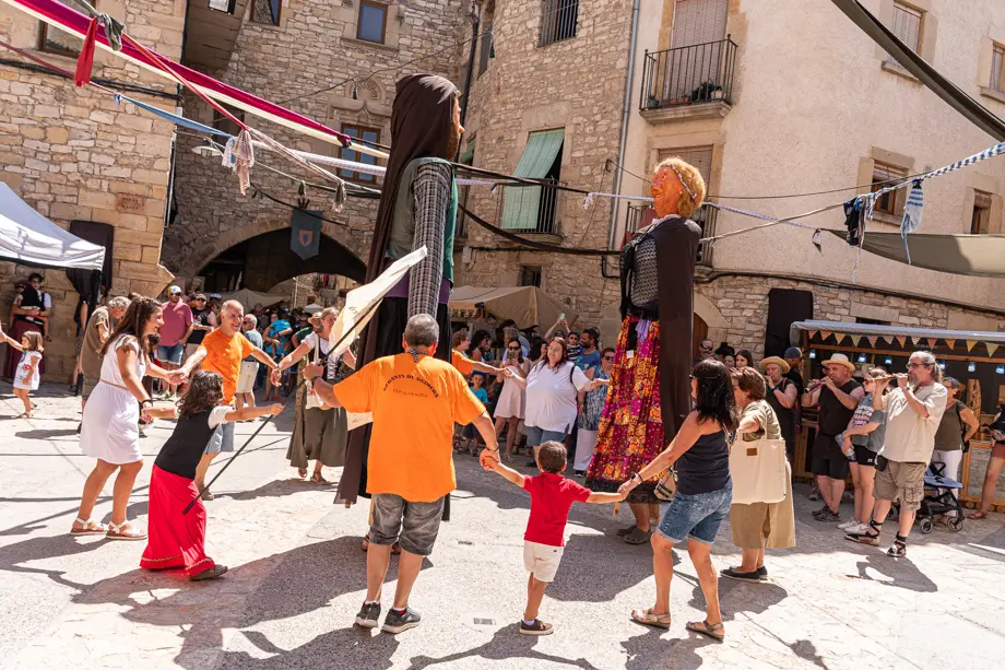 Mostra dels gegants i grallers de Guimerà durant la celebració del 28è Mercat Medieval de Guimerà - Foto: Jordi Vinuesa