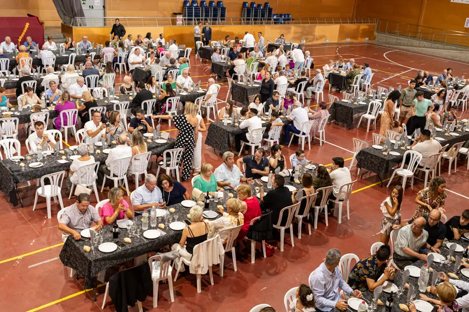 Dinar durant la festa d’Homenatge a la Gent Gran d'Aitona - Foto: Jordi Vinuesa