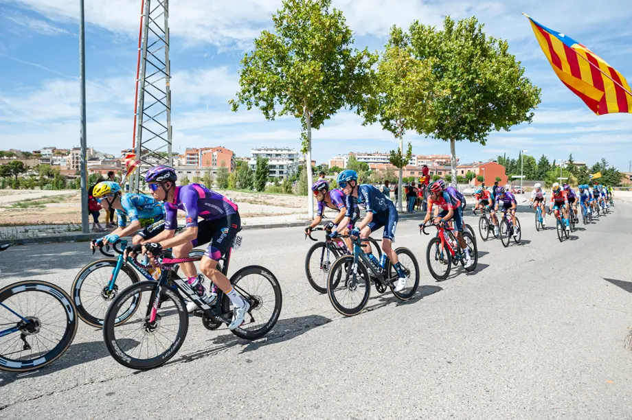 La quarta etapa de La Vuelta al seu pas per Tàrrega - Foto: Jordi Vinuesa