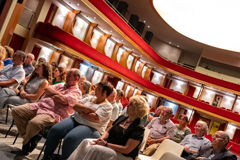 Presentació de la 14a revista Mascança a L'Amistat de Mollerussa - Foto: Jordi Vinuesa