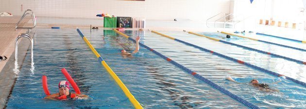 La piscina coberta ofereix aquesta temporada, 76 grups d&#39;activitats.