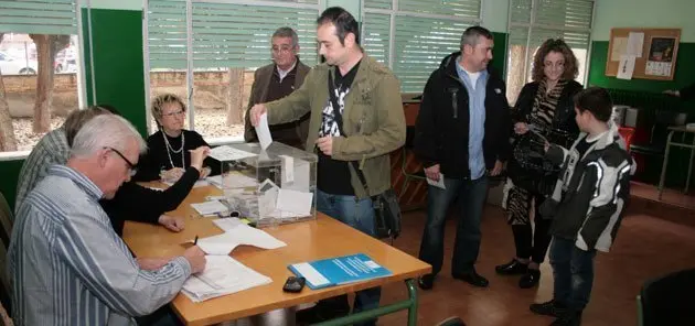 Els mollerussencs han estat matiners en exercir el seu dret a vot.