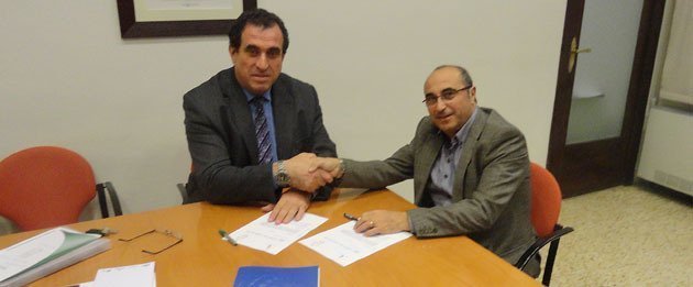  L&#39;alcalde de Bell-lloc Ramon Cónsola va signar el conveni.                             
