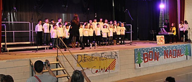 Els alumnes de l&#39;Escola Sant Miquel de Miralcamp en el concert de Nadal.