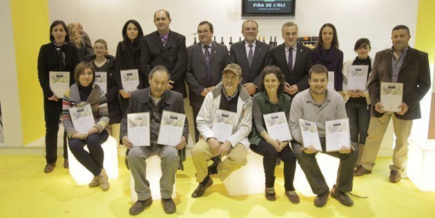 Joan Reñé amb el guanyadors dels diferents concursos de la Fira de l&#39;Oli