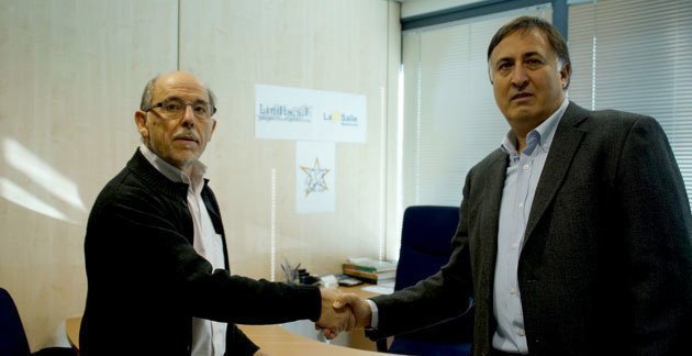 Ismael Montoro i Miquel Mateos signen el conveni amb Lindis