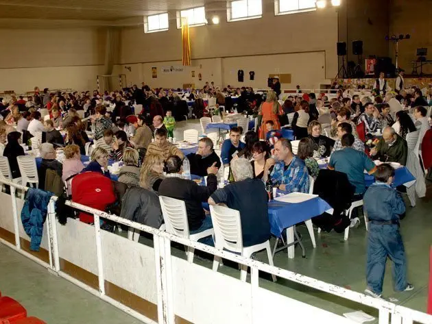 Els veïns de Vila-sasa en van aplegar en el dinar de germanor.