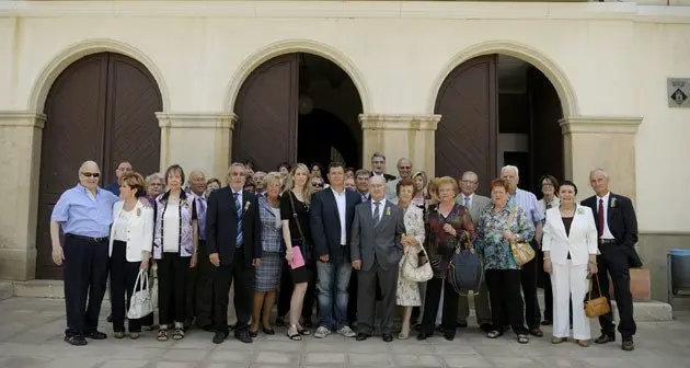 Els castellnouencs que van participar en l&#39;acte d&#39;homenatge, amb Jordi Llanes.