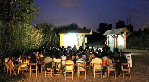 Al voltant d&#39;un centenar de persones van assistir a la primera projecció.