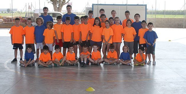 El participants en el tercer torn del campus de futbol de Fondarella.