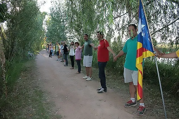 els participants van envoltar l&#39;Estany, des dels punts d&#39;informació d&#39;Ivars i Vila-sana. 