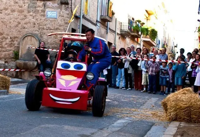 La popular baixada de les andròmines ccelebrarà enguany la segona edició