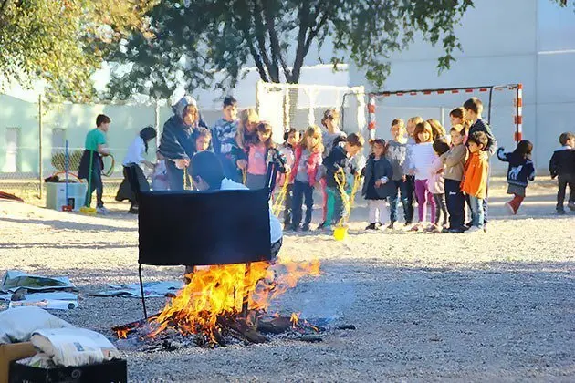 L&#39;escola Mare de Déu de l&#39;Horta celebra la Castanyada