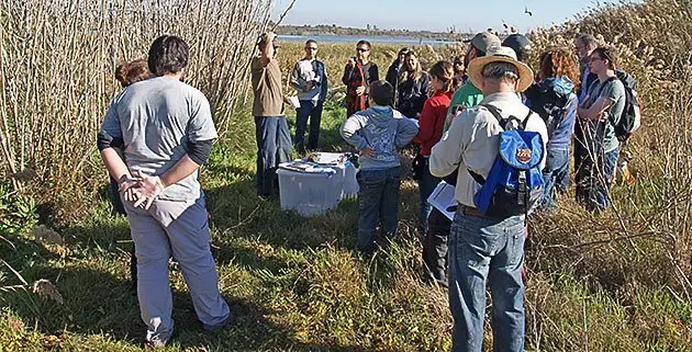 Una trentena de persones van participar en el primer taller de petits mamífers a l&#39;Estany.