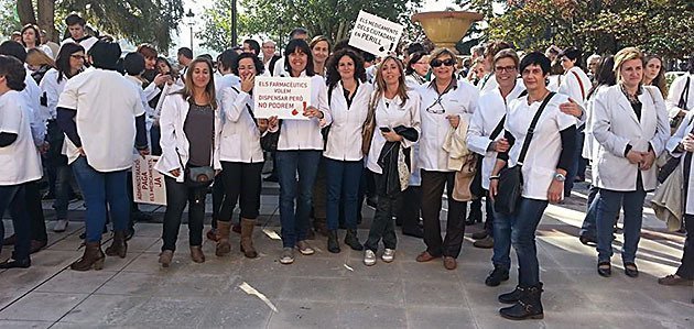 Els propietaris i professionals de les farmàcies es concentren a Lleida.