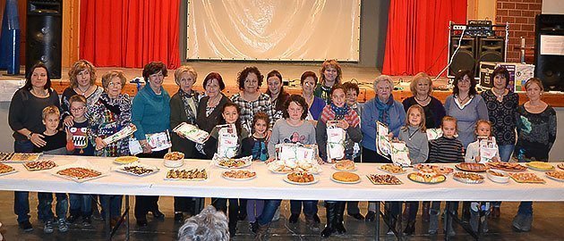 Els participants en la setena Mostra gastronòmica de Sidamon.