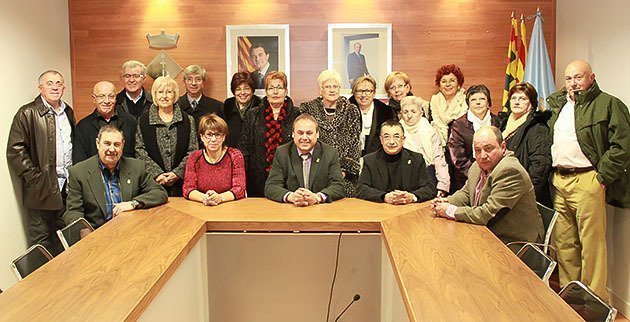 La corporació municipal de Golmés va rebre al col·lectiu dels 65 anys del municipi.