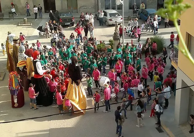 Imatge de la Trobada de Colles Geganteres 2013 al Palau d&#39;Anglesola.