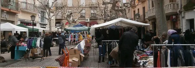 El públic torna a ser fidel a la cita amb el Mercat de Rebaixes de Mollerussa.