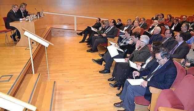 La reunió  amb els presidents dels consells comarcals i els alcaldes de capital de comarca.