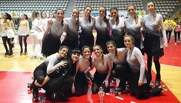 Les patinadores del CEPT que van assolir el bronze al Campionat d'Espanya de Xous.