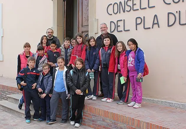 Els alumnes de quart de l&#39;escola Mare de Déu de l&#39;Horta amb Francesc Fabregat.