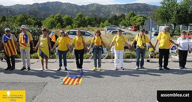 Imatge dels participants en el tram 138 de la Via Catalana.