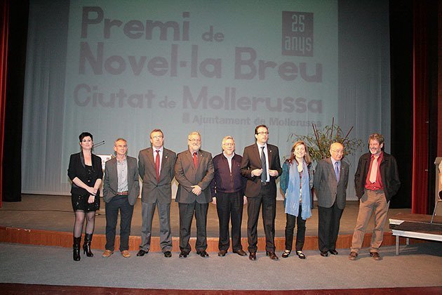 Autoritats i membres del jurat del Premi de Novel·la Breu.