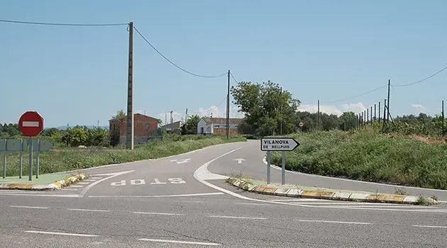 Connexió amb l&#39;antiga NII, a Golmés del camí de Vilanova de Bellpuig.