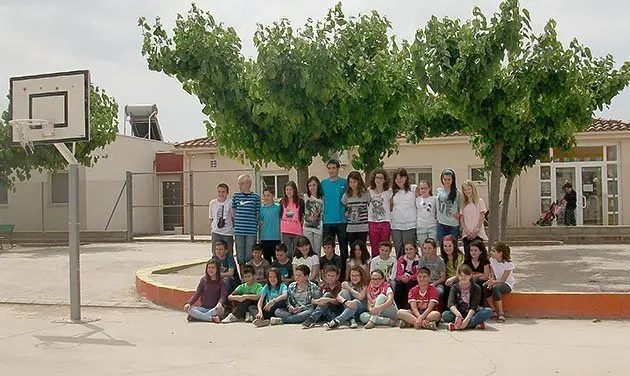 Una imatge dels alumnes i els conferenciants, en la jornada de l&#39;escola Joaquim Palacín.