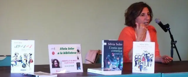 Sílvia Soler a la biblioteca