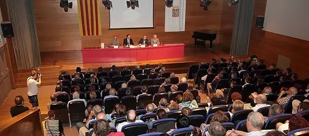 Constantino Montañés presenta el seu primer llibre al Centre Cultural.