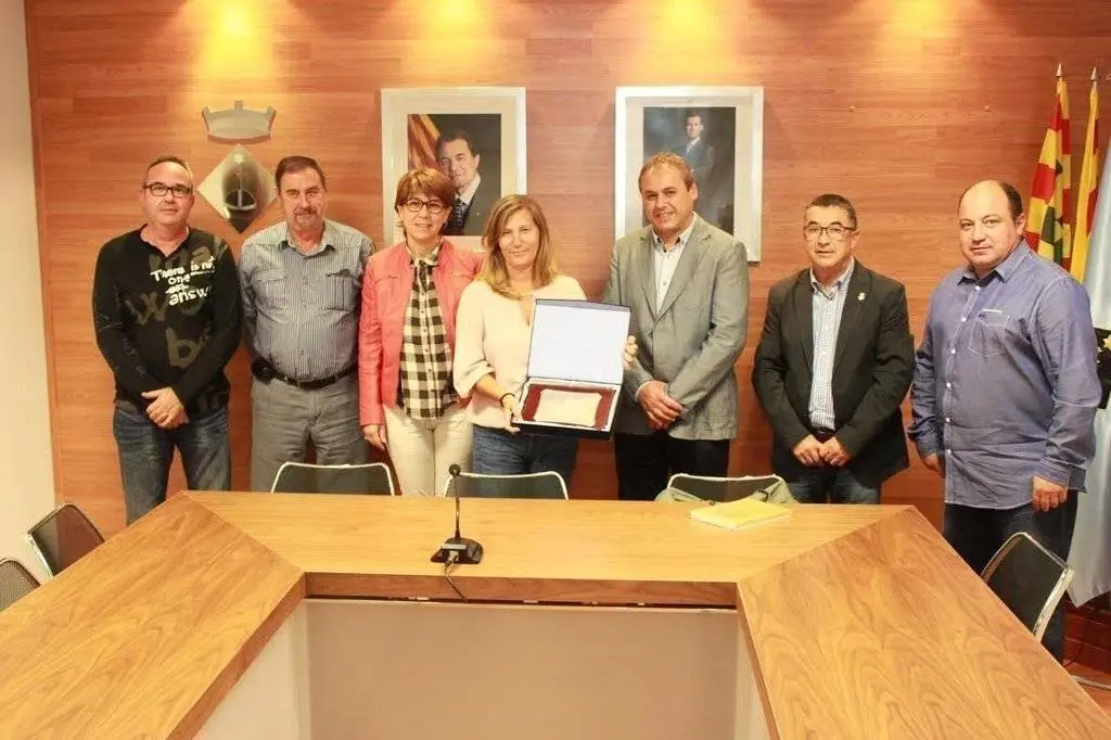 L&#39;alcalde Jordi Calvís presideix l&#39;homenatge a la Dr. Maria Lluïsa Plana.