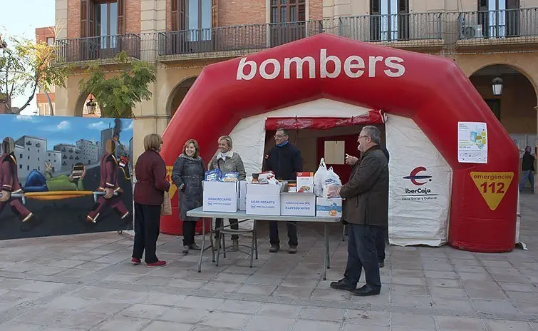 Els Bombers del Parc de Mollerussa participen dissabte en el Gran Recapte.