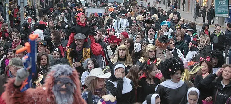Multitudinari Carnestoltes 2015 a Mollerussa.