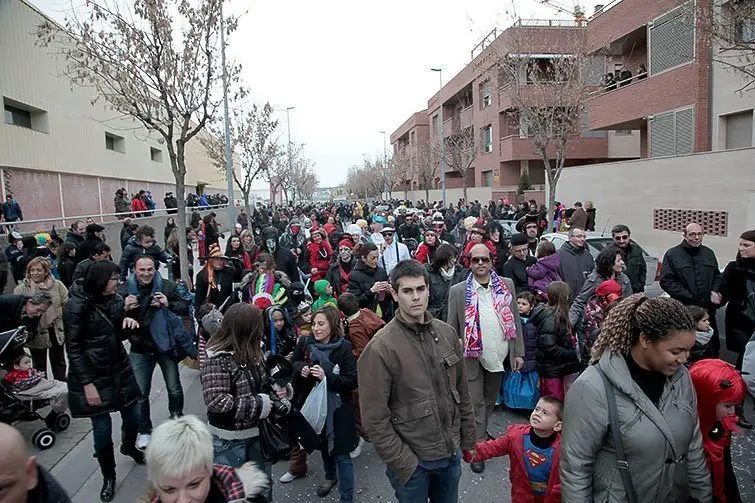 Multitudinària Rua de carnestoltes 2015 a Mollerussa.