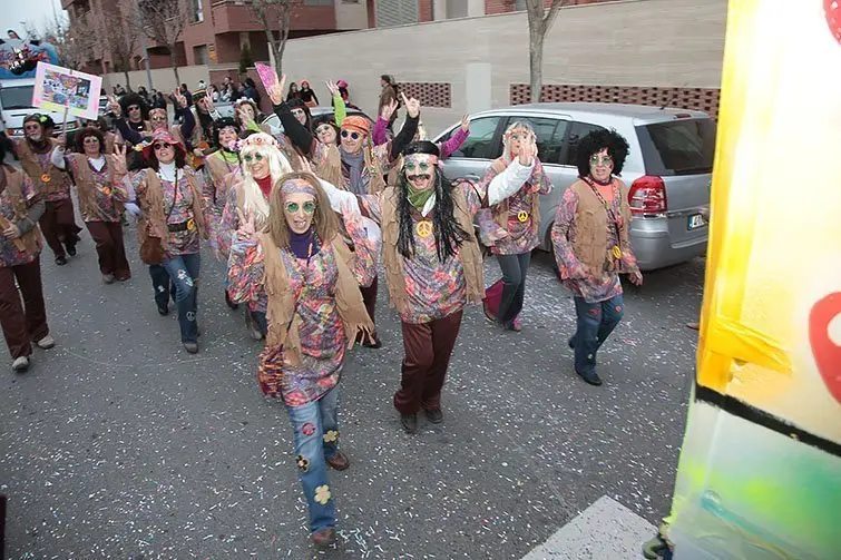 Multitudinària Rua de carnestoltes 2015 a Mollerussa.